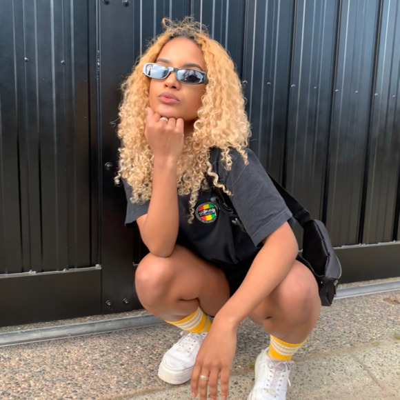 Meet your Posher, Bria - Picture 1 of 1